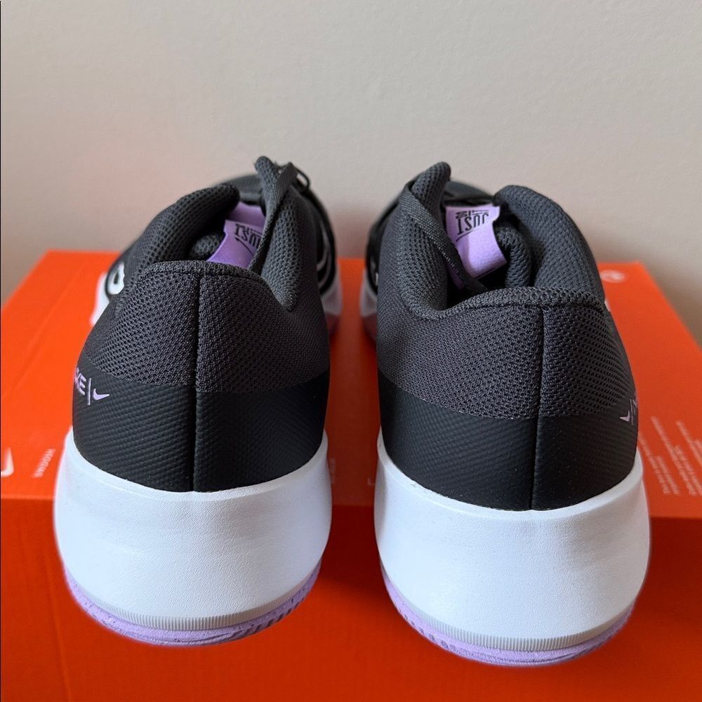 Nike MC Trainer 2 Black White Viotech Purple DM0824-006 Women’s Size 11 - Picture 4 of 6